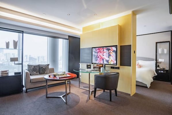 Minibar y cunas