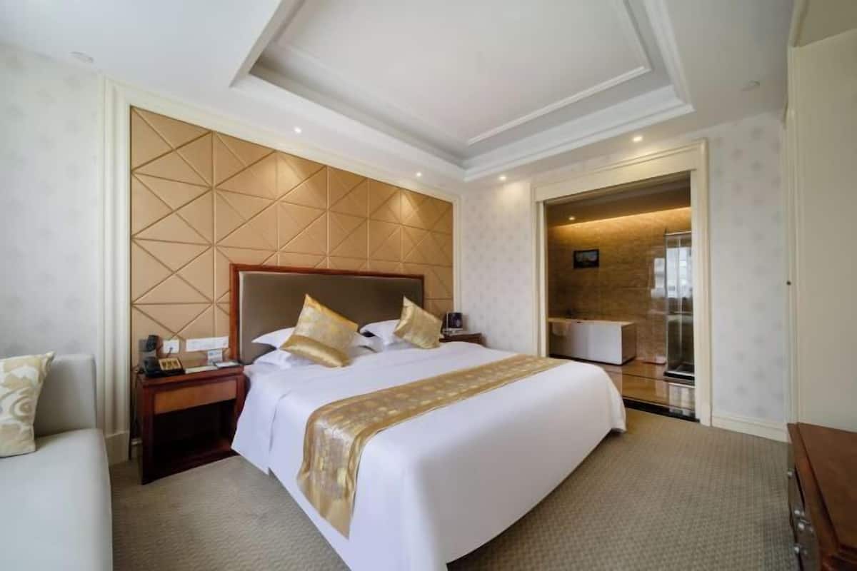 迷你吧、互聯網、鬧鐘