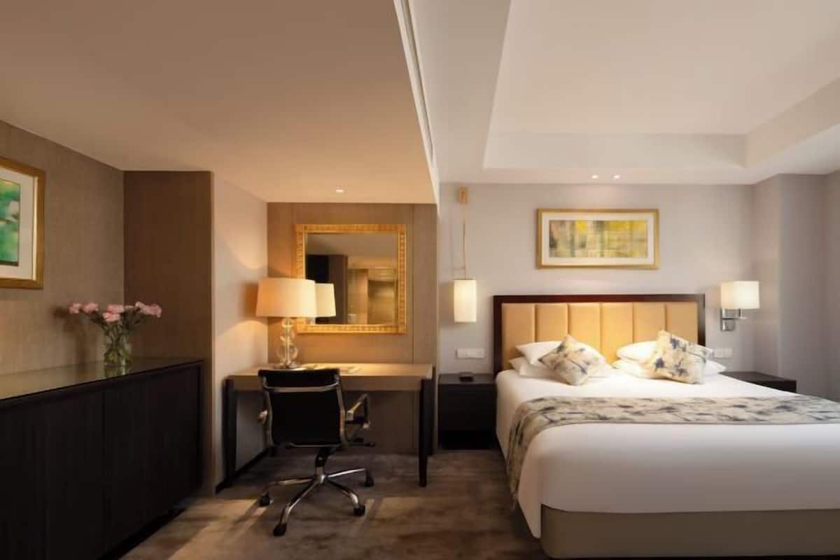 高級寢具、記憶床墊、客房內保險箱、書桌