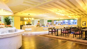 Tägliches Frühstücksbuffet gegen Gebühr