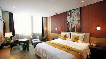 Minibar, in-room safe, iron/ironing board, Internet