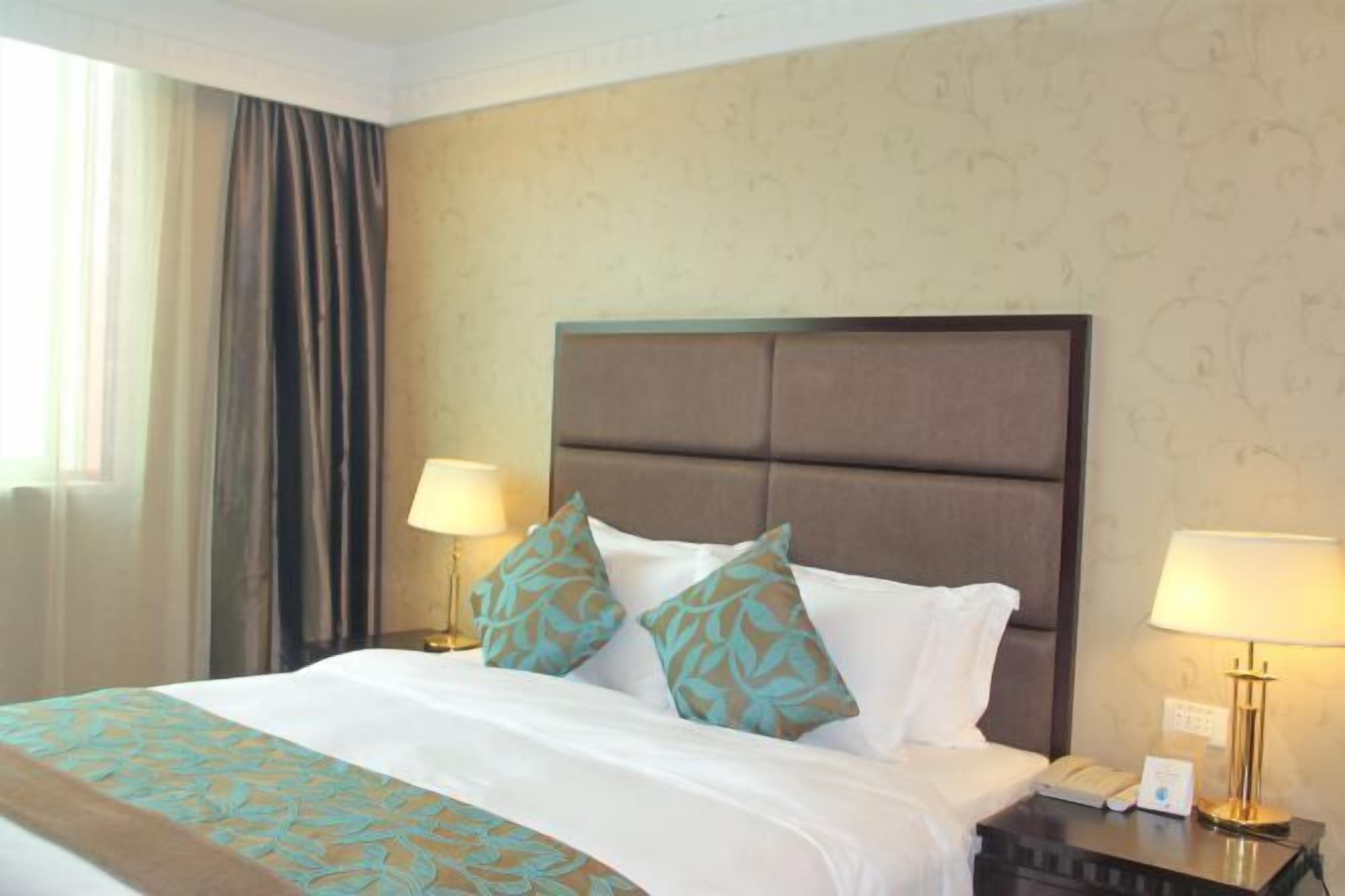 Nôi/giường cho trẻ sơ sinh, đồng hồ báo thức 