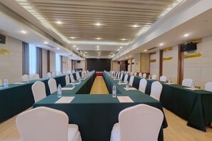 Unclassified image, 5 of 76, button - Regal Hotel (Guiyang)