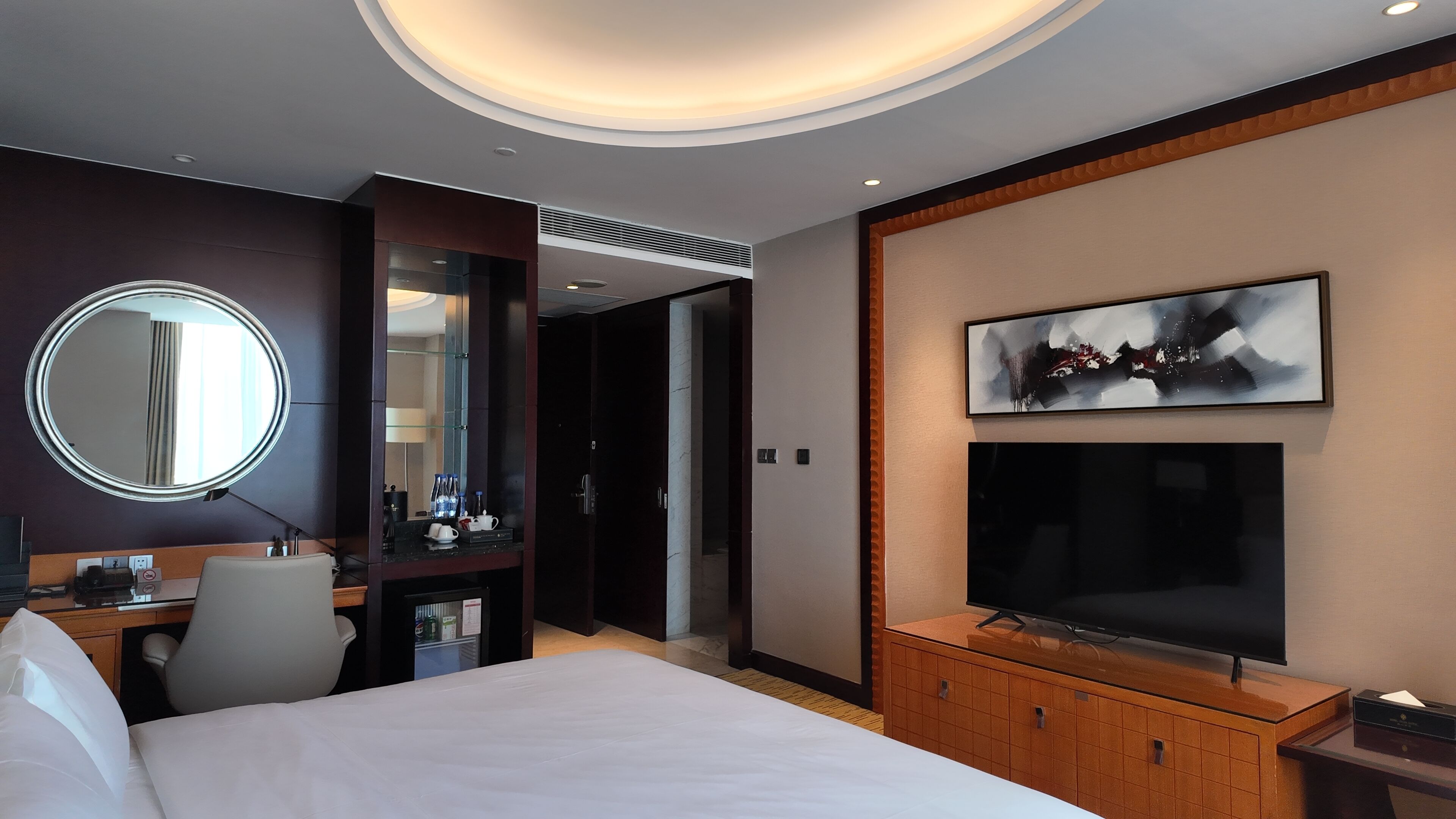 Cubrecamas, cortinas blackout, wifi gratis y ropa de cama 