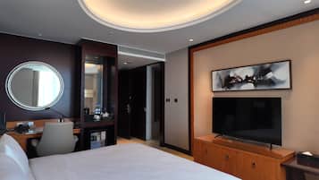 Cubrecamas, cortinas blackout, wifi gratis y ropa de cama