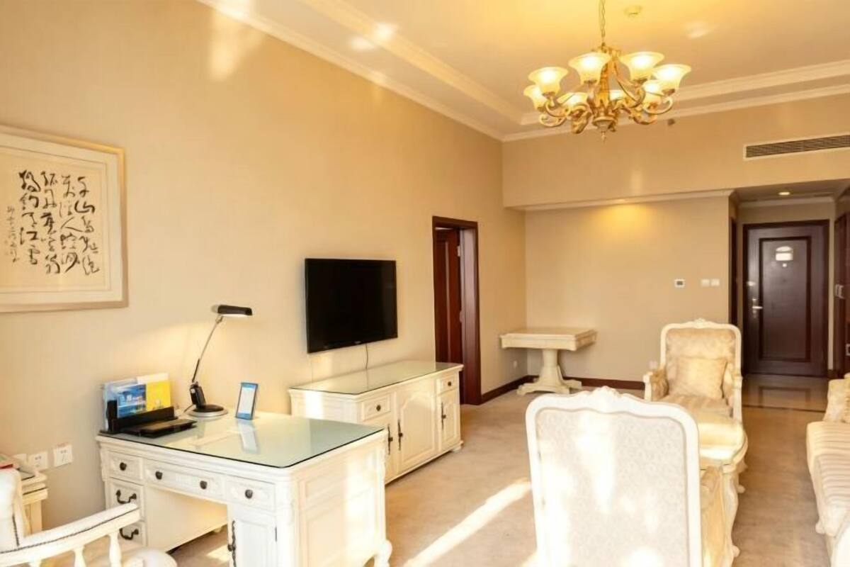 In-room safe, iron/ironing board, alarm clocks
