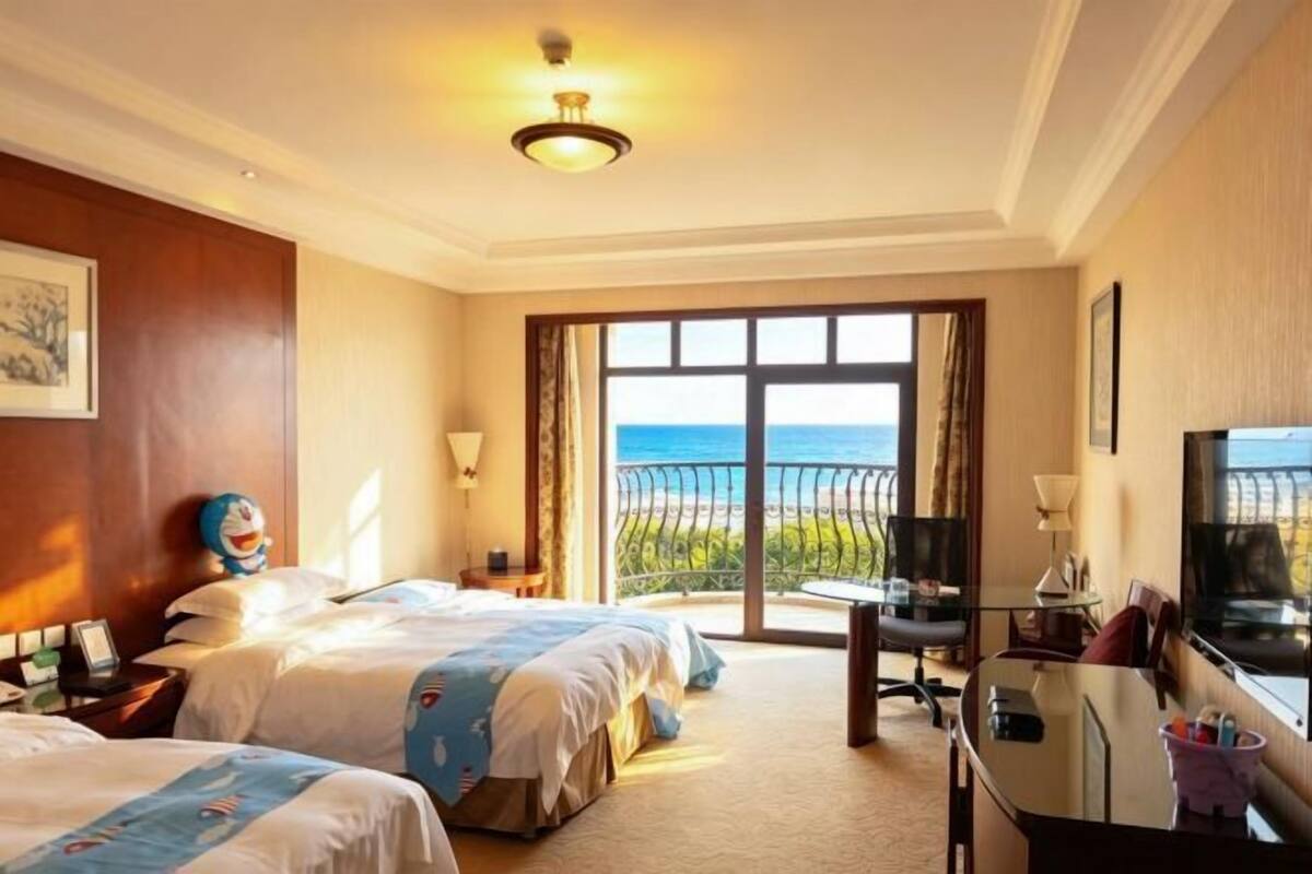 In-room safe, iron/ironing board, alarm clocks