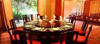 Zhangjiagang Guomao Hotel