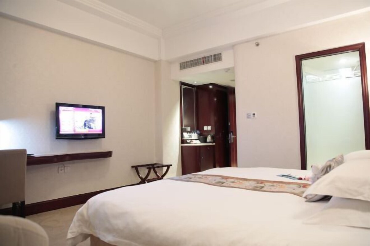 Giường gấp/giường phụ, đồng hồ báo thức 