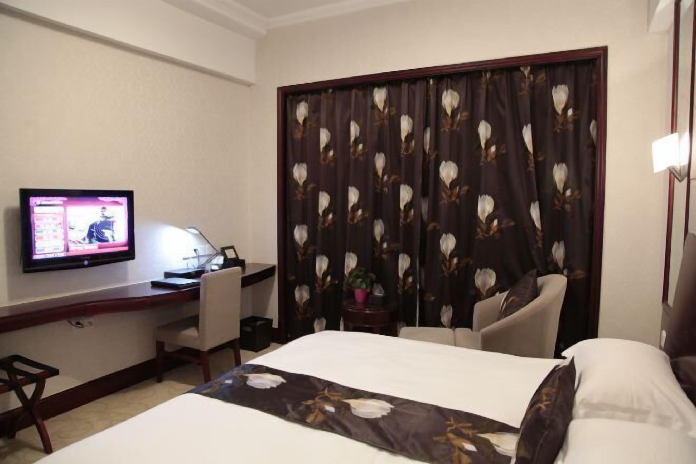 Camas extra y despertador 