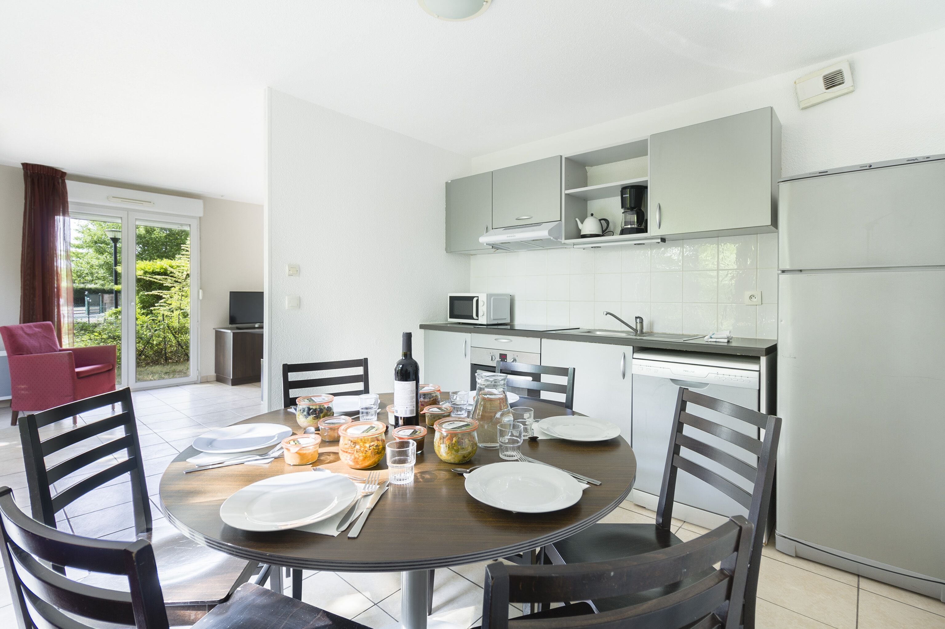 Apartment, 3 bedrooms, for 8 people | Private kitchen | Full-size fridge, microwave, stovetop, dishwasher