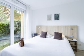 1 bedroom, desk, soundproofing, iron/ironing board - Garden & City Lyon – Marcy L'Etoile (Marcy-l'Etoile)