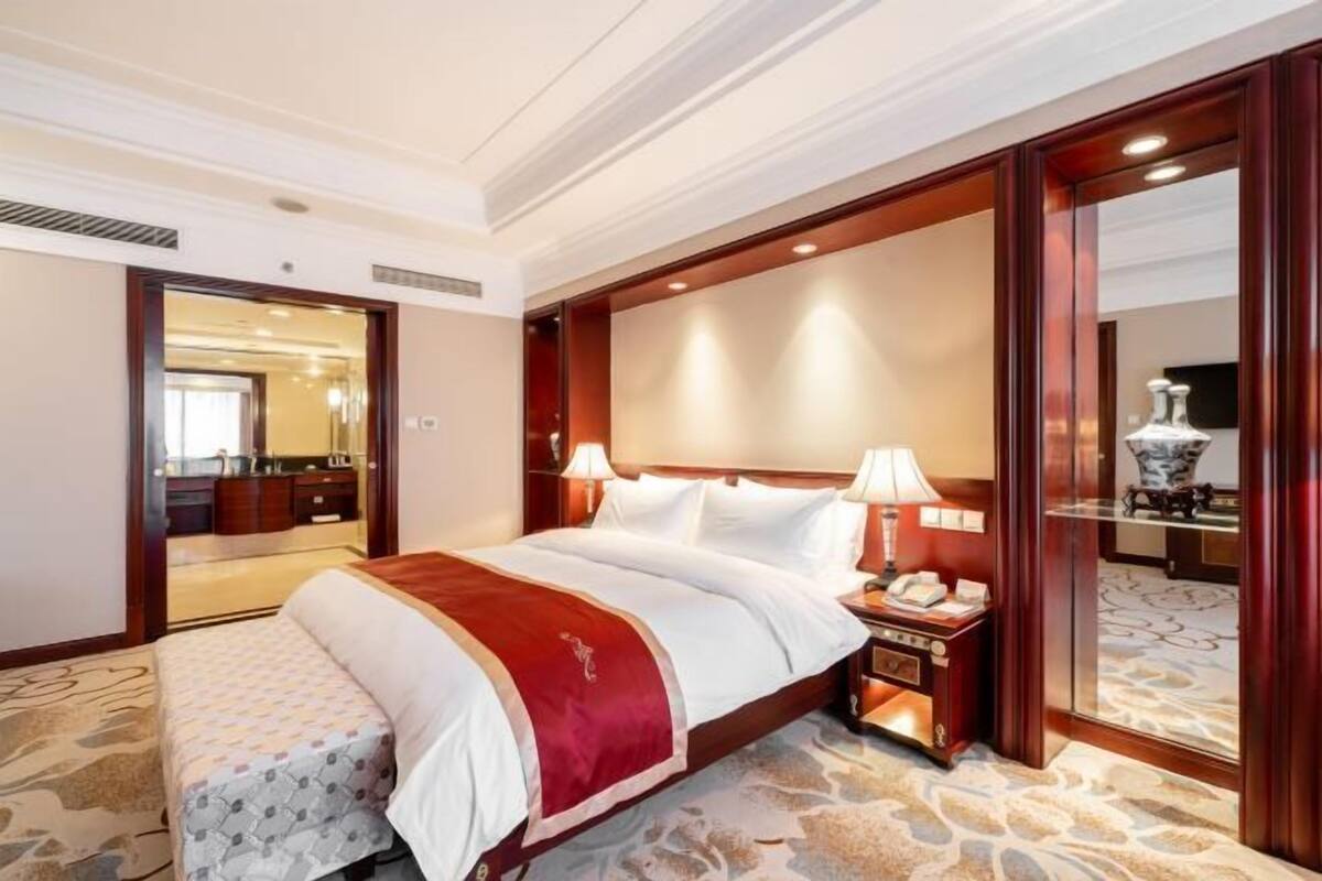 1 chambre, minibar, coffre-fort, fer et planche Ă repasser
