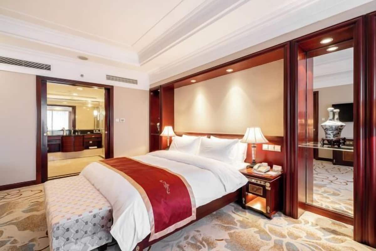 Minibaari, tallelokero huoneessa, silitysrauta/-lauta, ilmainen Wi-Fi