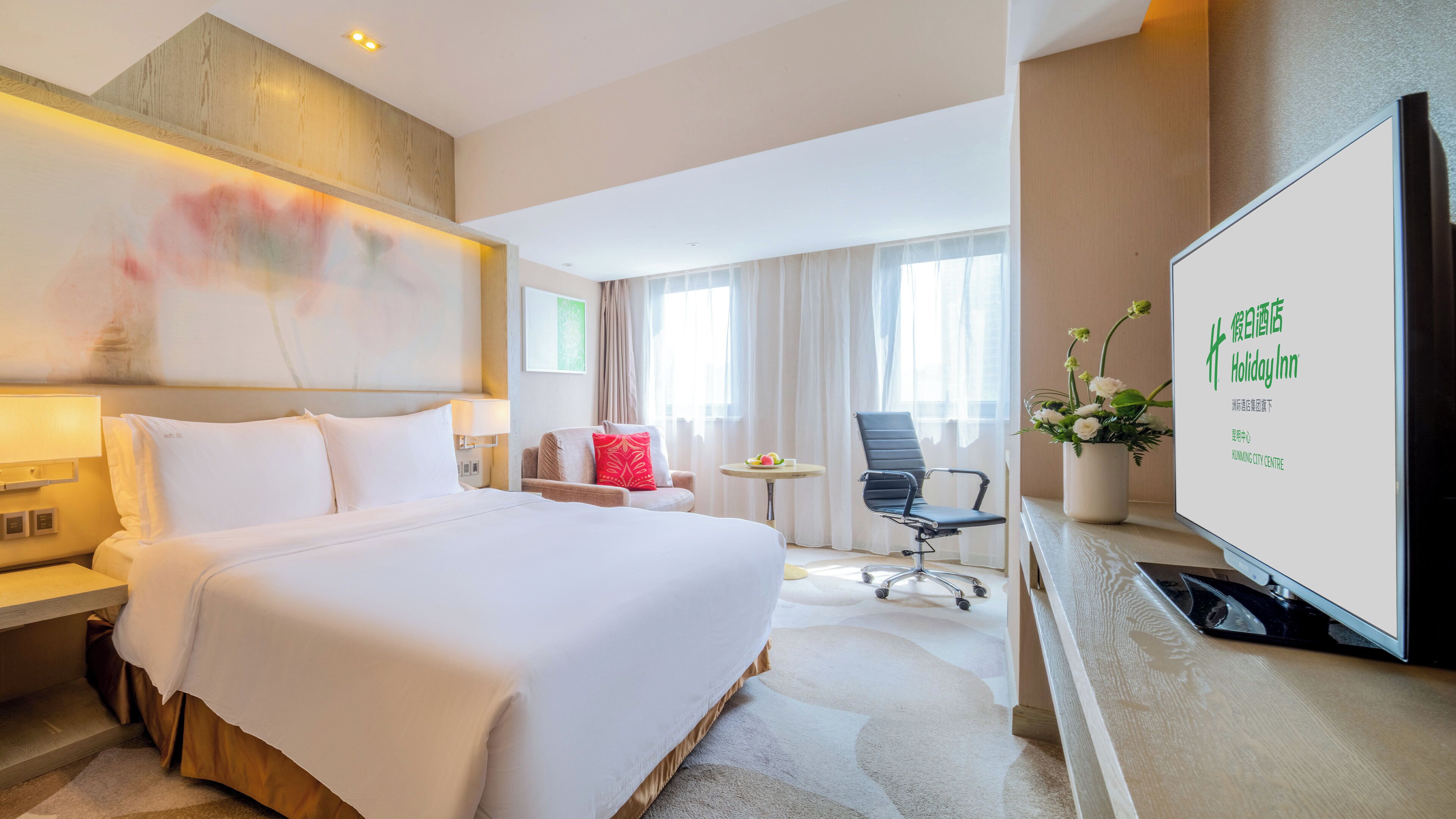 premium bedding, in-room safe, desk, laptop workspace