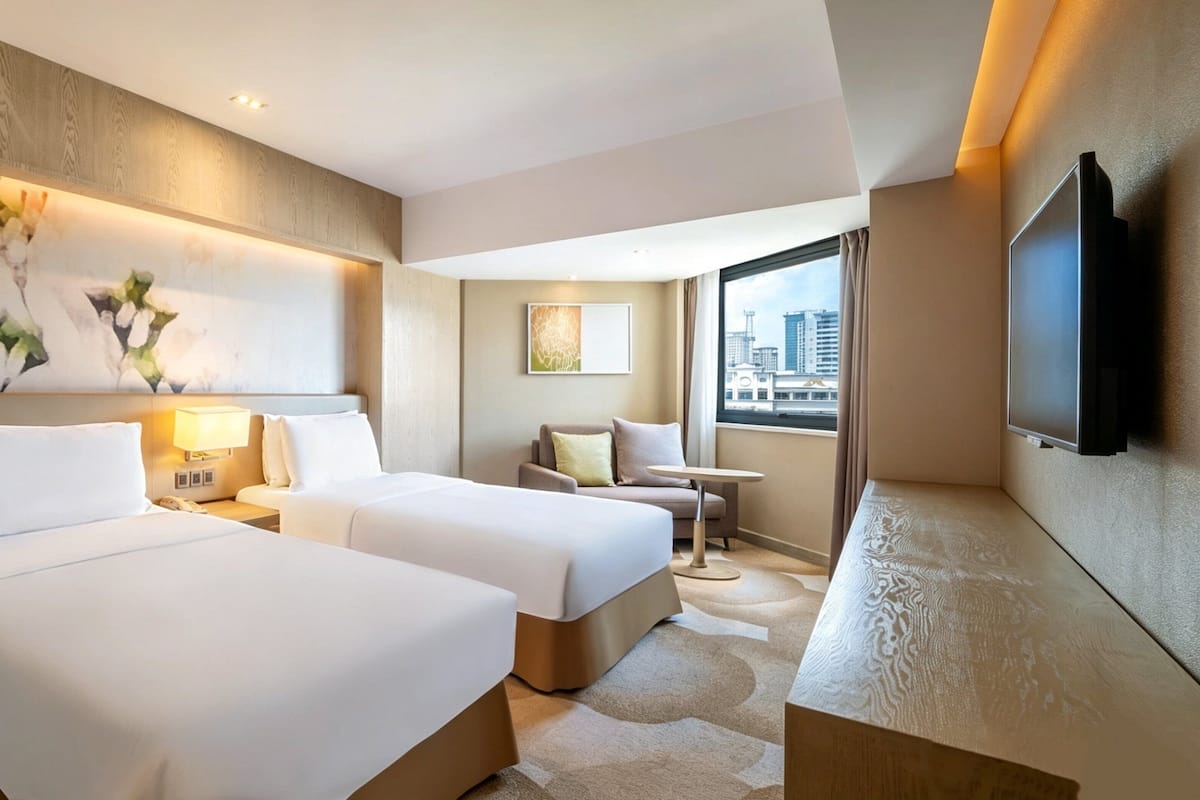 Premium bedding, minibar (free items), in-room safe, desk