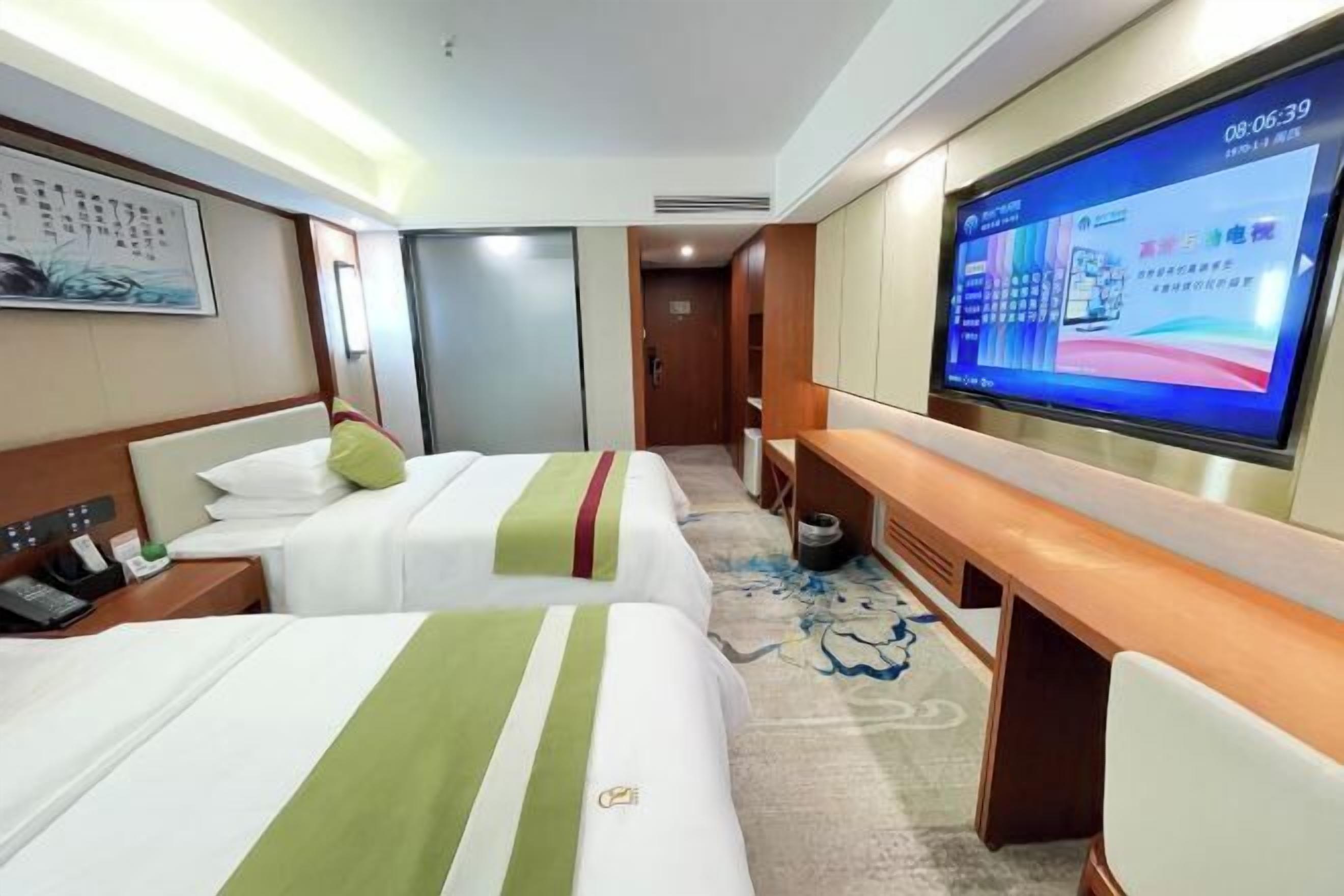 Minibar, in-room safe, iron/ironing board, alarm clocks