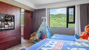 Minibar, in-room safe, iron/ironing board, alarm clocks