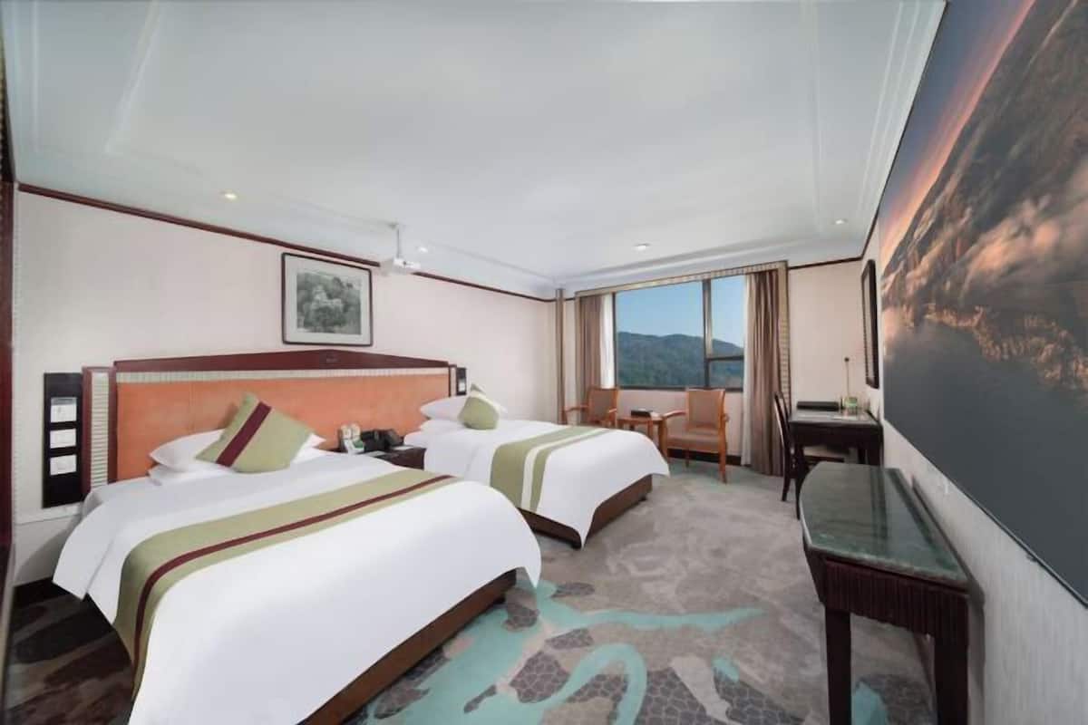 Minibar, in-room safe, iron/ironing board, alarm clocks