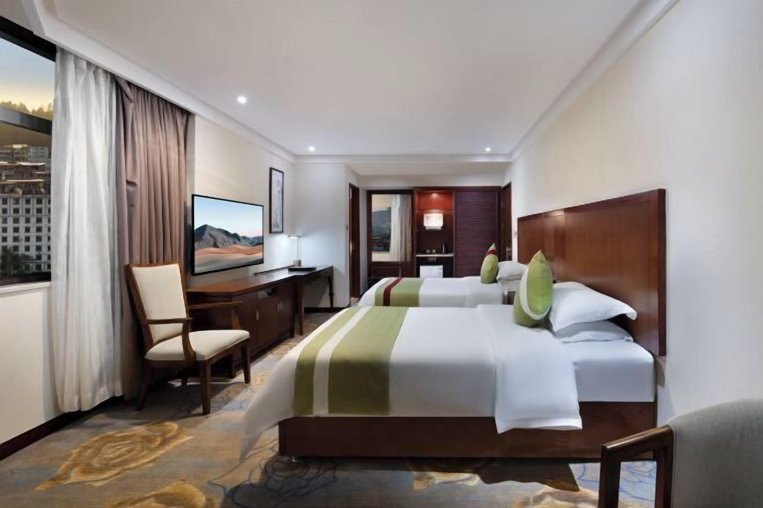 Minibar, in-room safe, iron/ironing board, alarm clocks