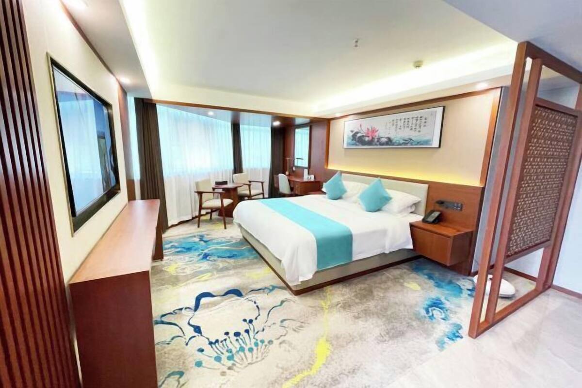 Minibar, in-room safe, iron/ironing board, alarm clocks