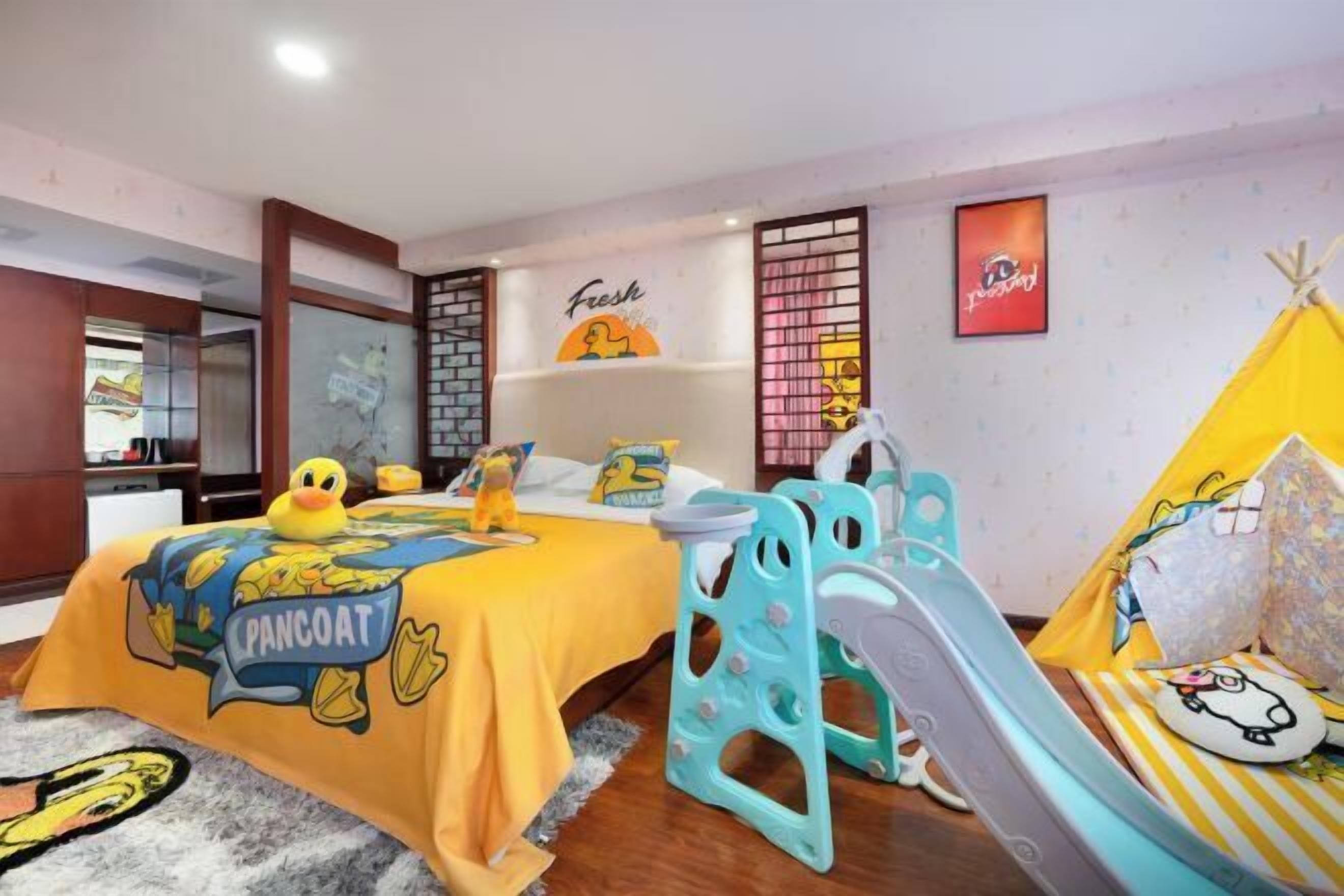 Minibar, in-room safe, iron/ironing board, alarm clocks