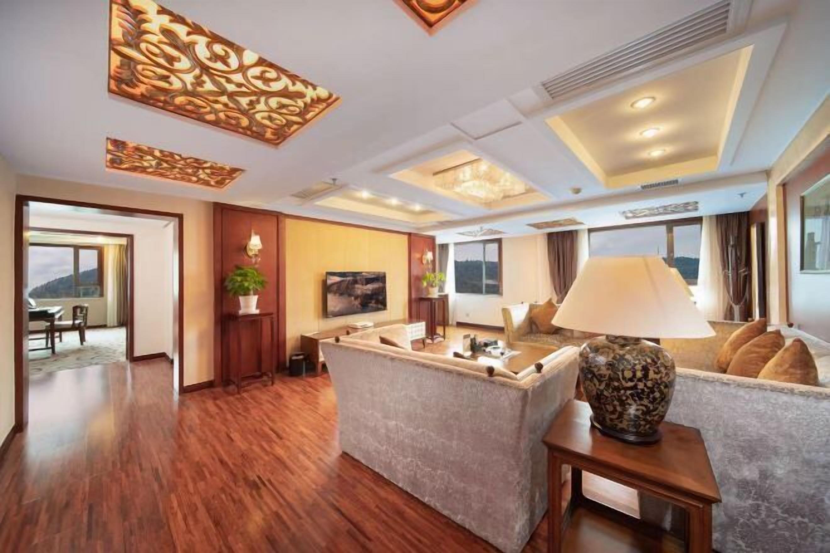 Minibar, in-room safe, iron/ironing board, alarm clocks