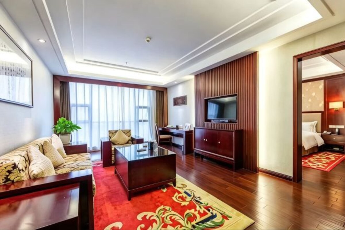 Deluxe Suite