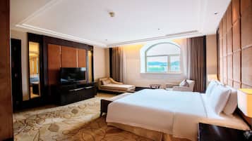 Presidential Suite | 1 bedroom, minibar, in-room safe, desk