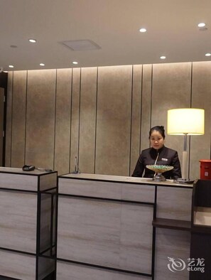 Lobby - Home Inn (Beijing)