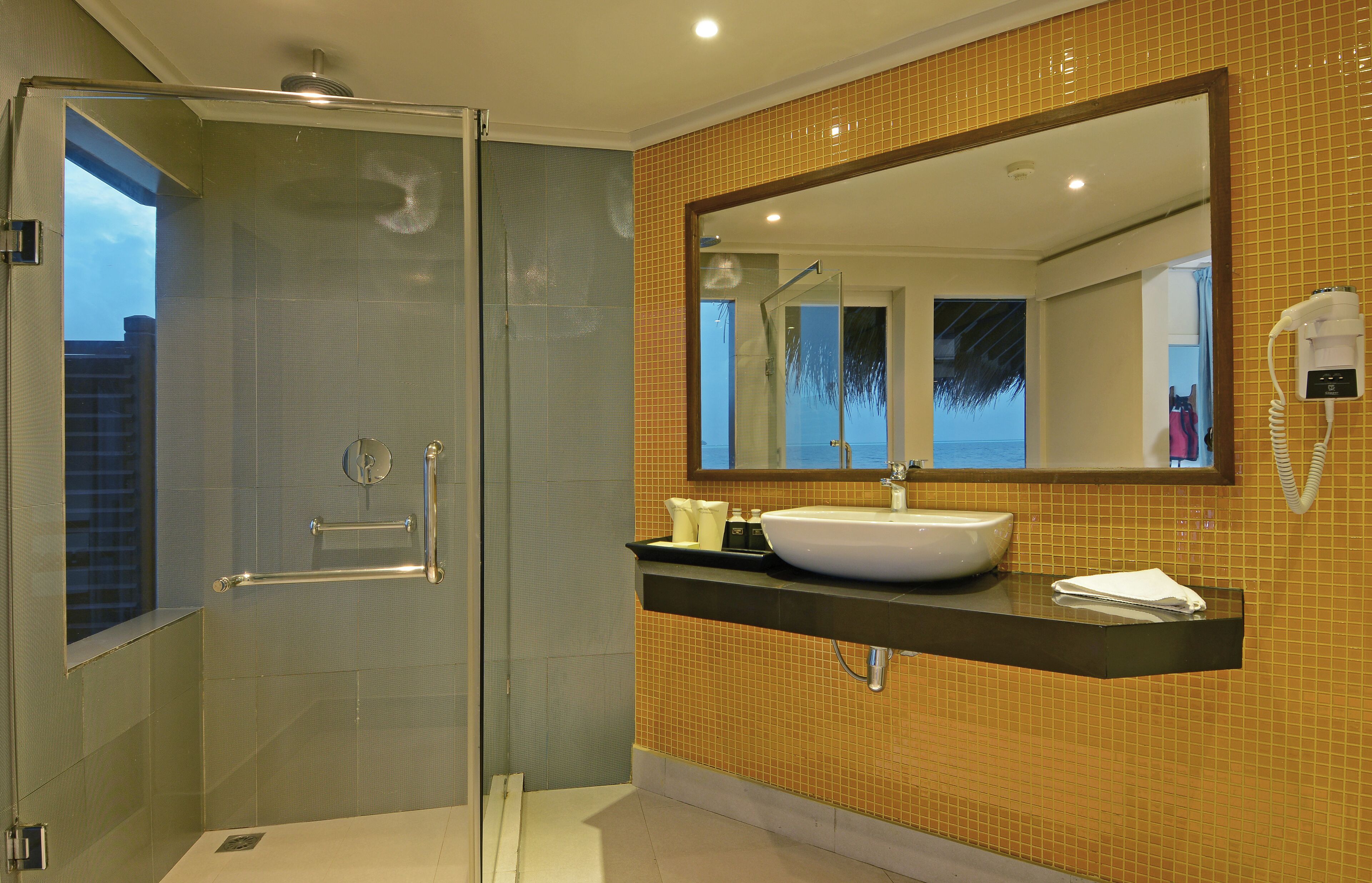 Foto - Adaaran Club Rannalhi - All Inclusive - 45 Minutes away from Male by Speedboat