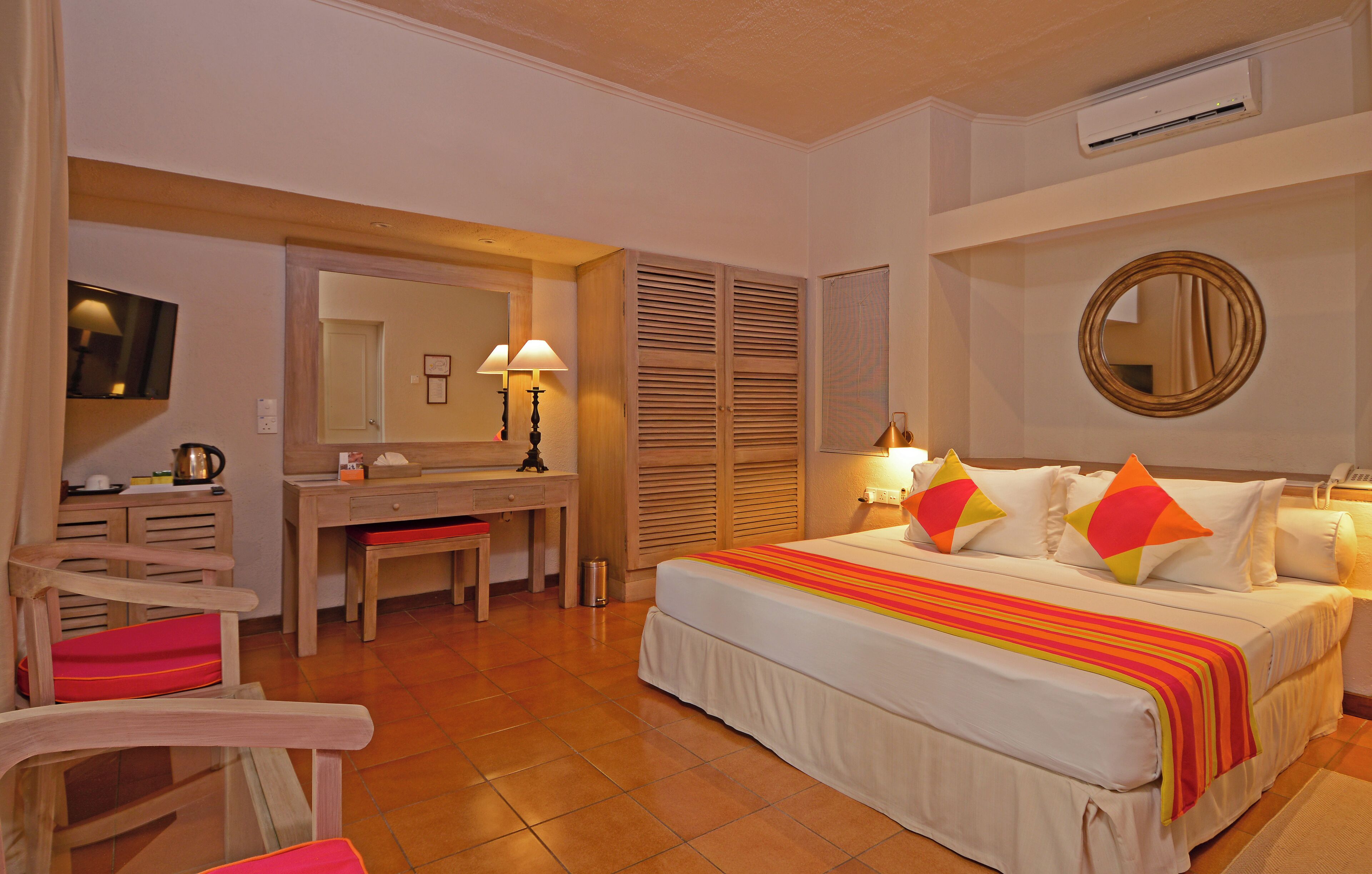 Minibar, in-room safe, individually furnished, desk