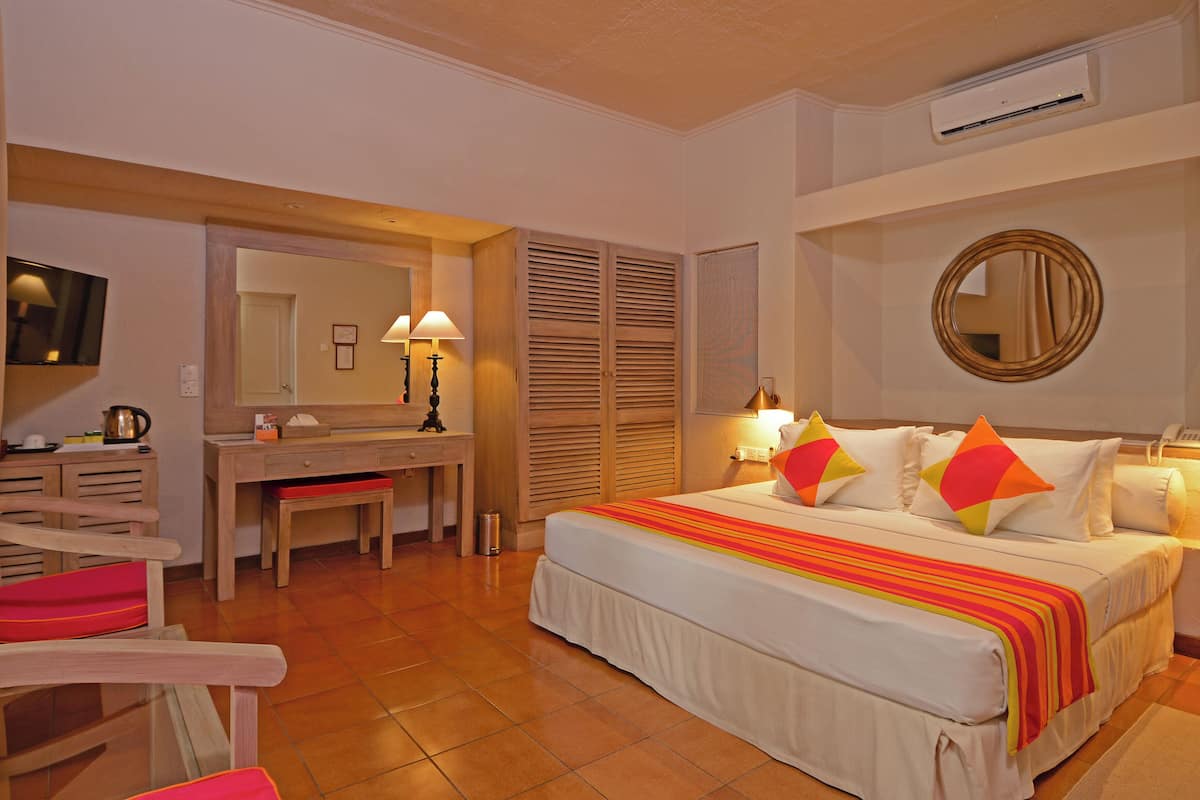 Minibar, in-room safe, individually furnished, desk