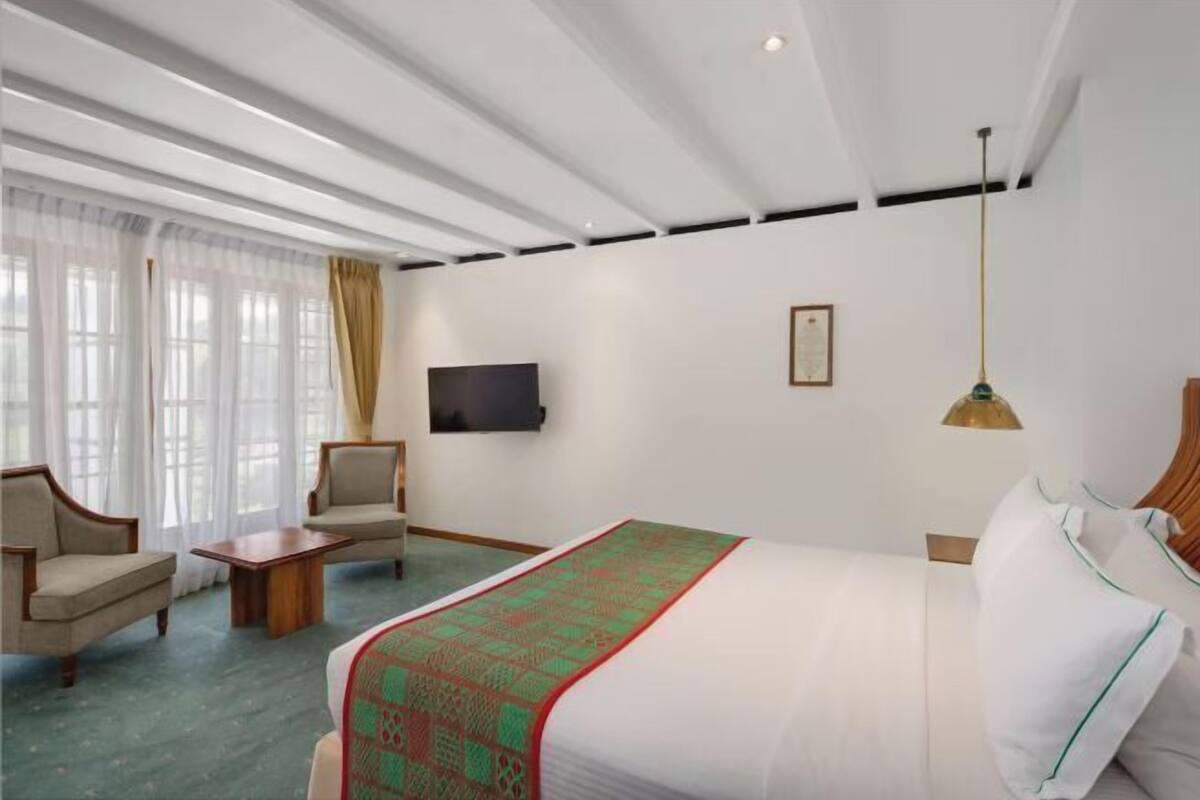 1 bedroom, memory-foam beds, minibar, in-room safe