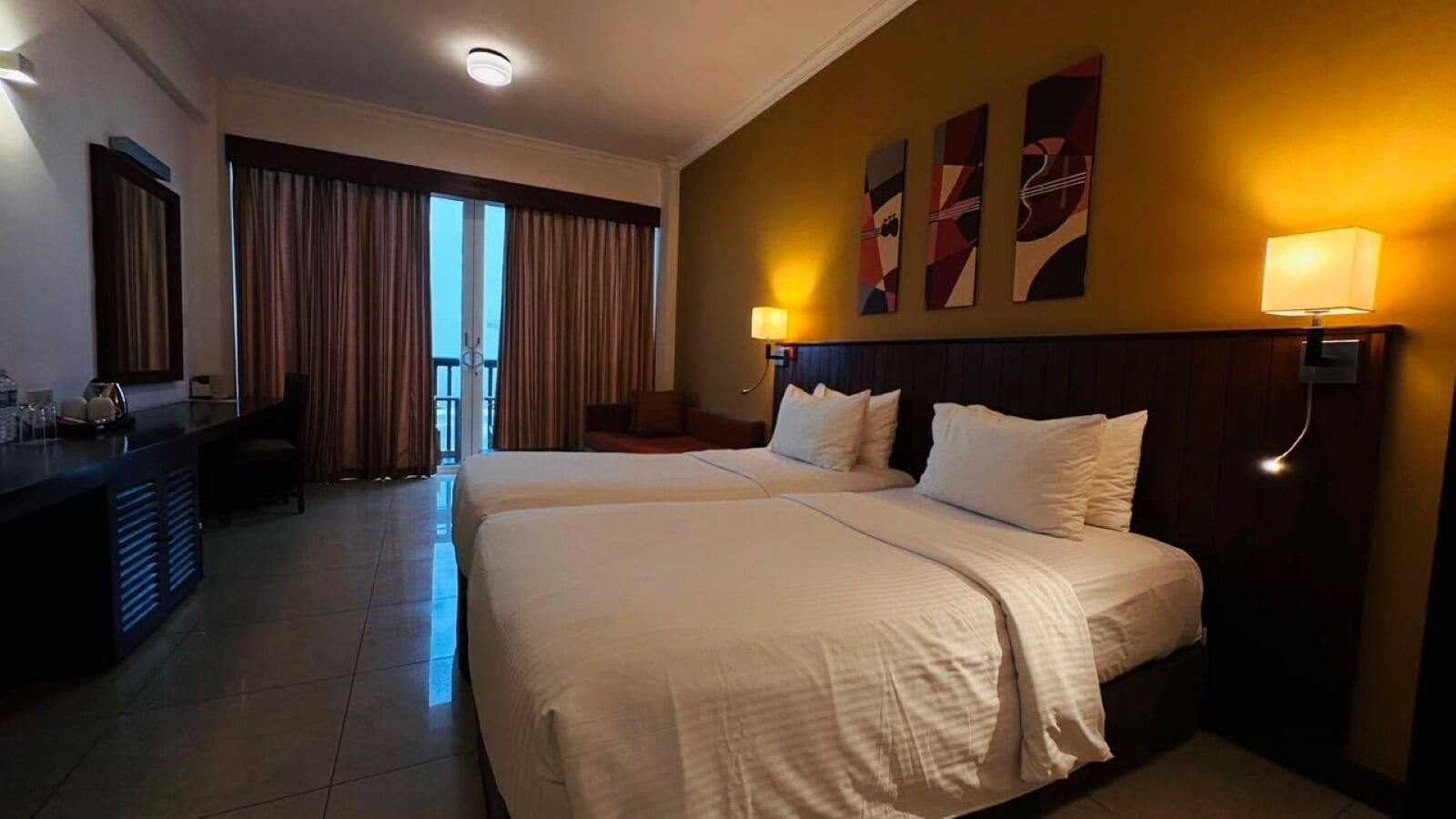 In-room safe, individually furnished, desk, laptop workspace