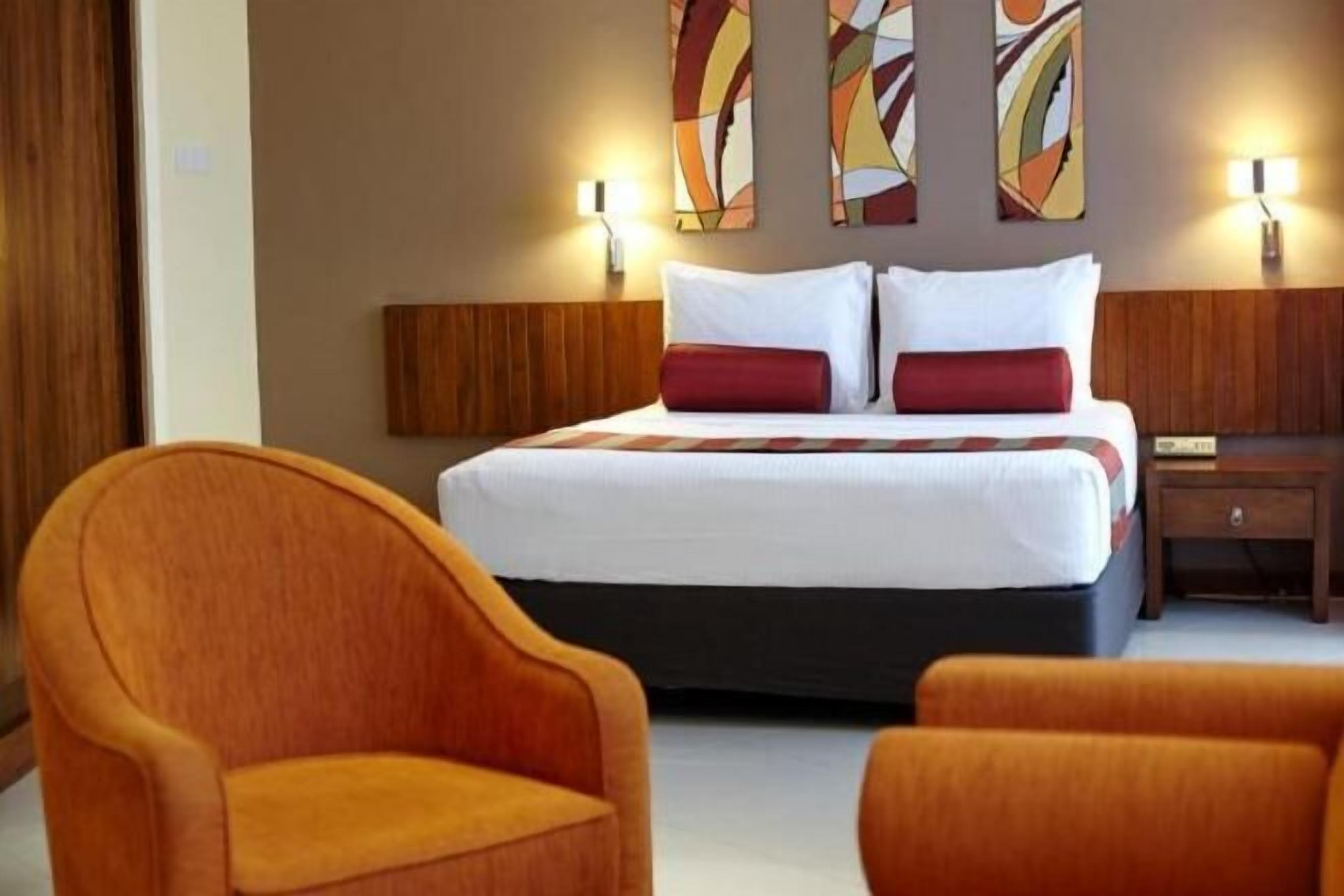 In-room safe, individually furnished, desk, laptop workspace