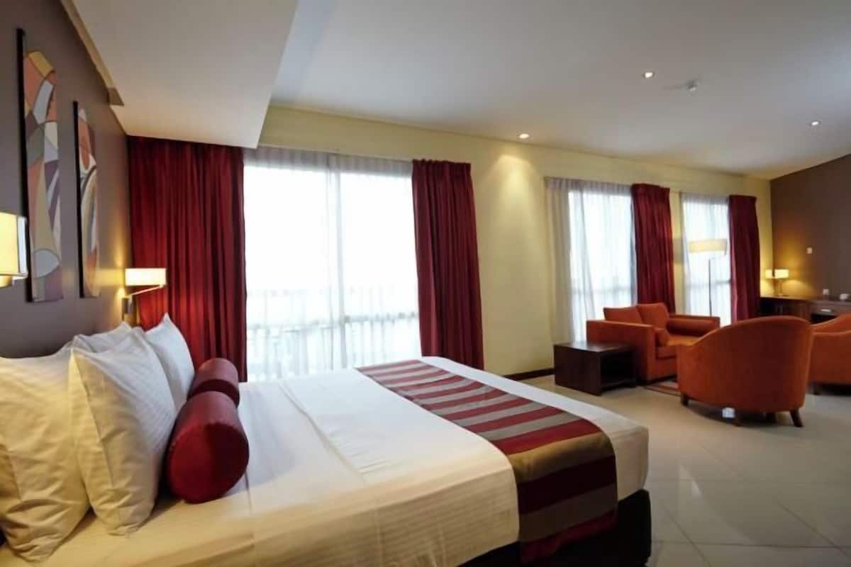 1 quarto, frigobar, cofres nos quartos, individualmente mobiliados