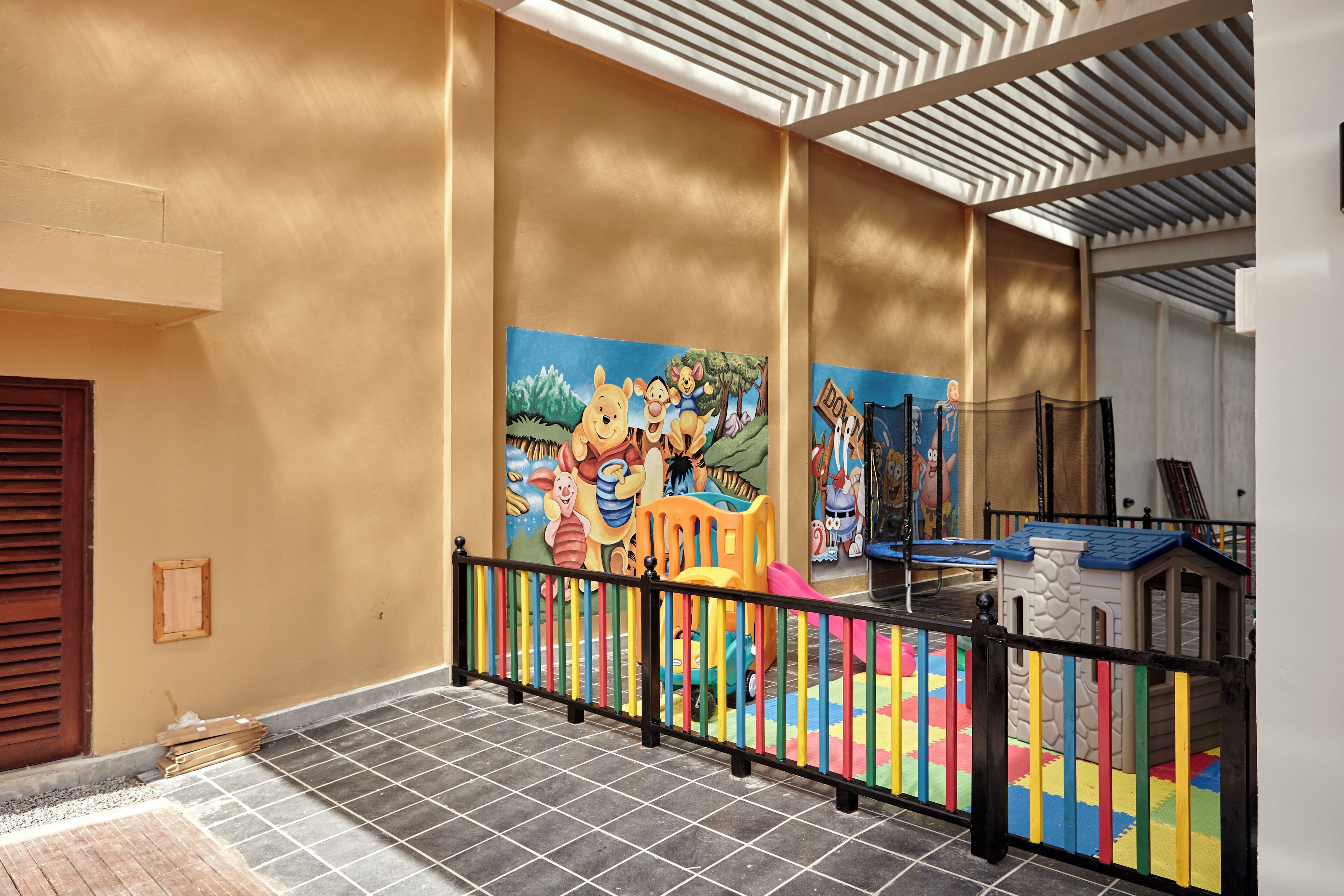 Área de juegos infantiles bajo techo