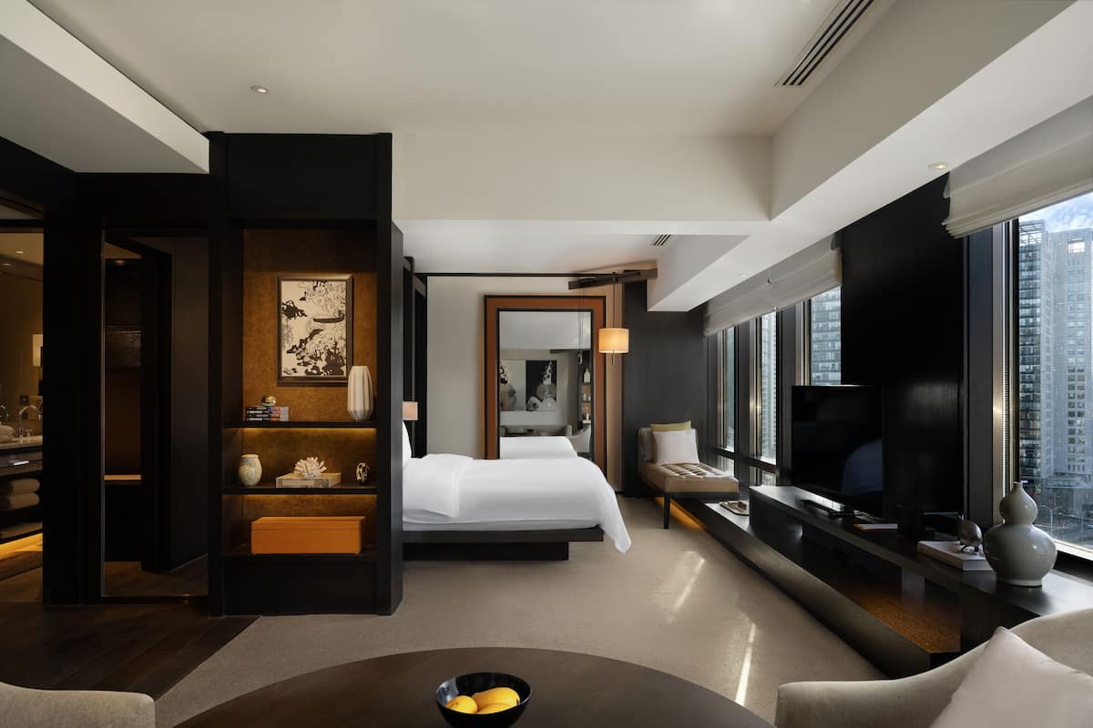 Studio Grand | Bộ đồ giường cao cấp, minibar, két bảo mật tại phòng, bàn 