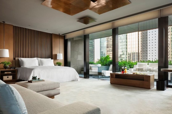 Deluxe Studio, Terrace | Premium bedding, minibar, in-room safe, desk