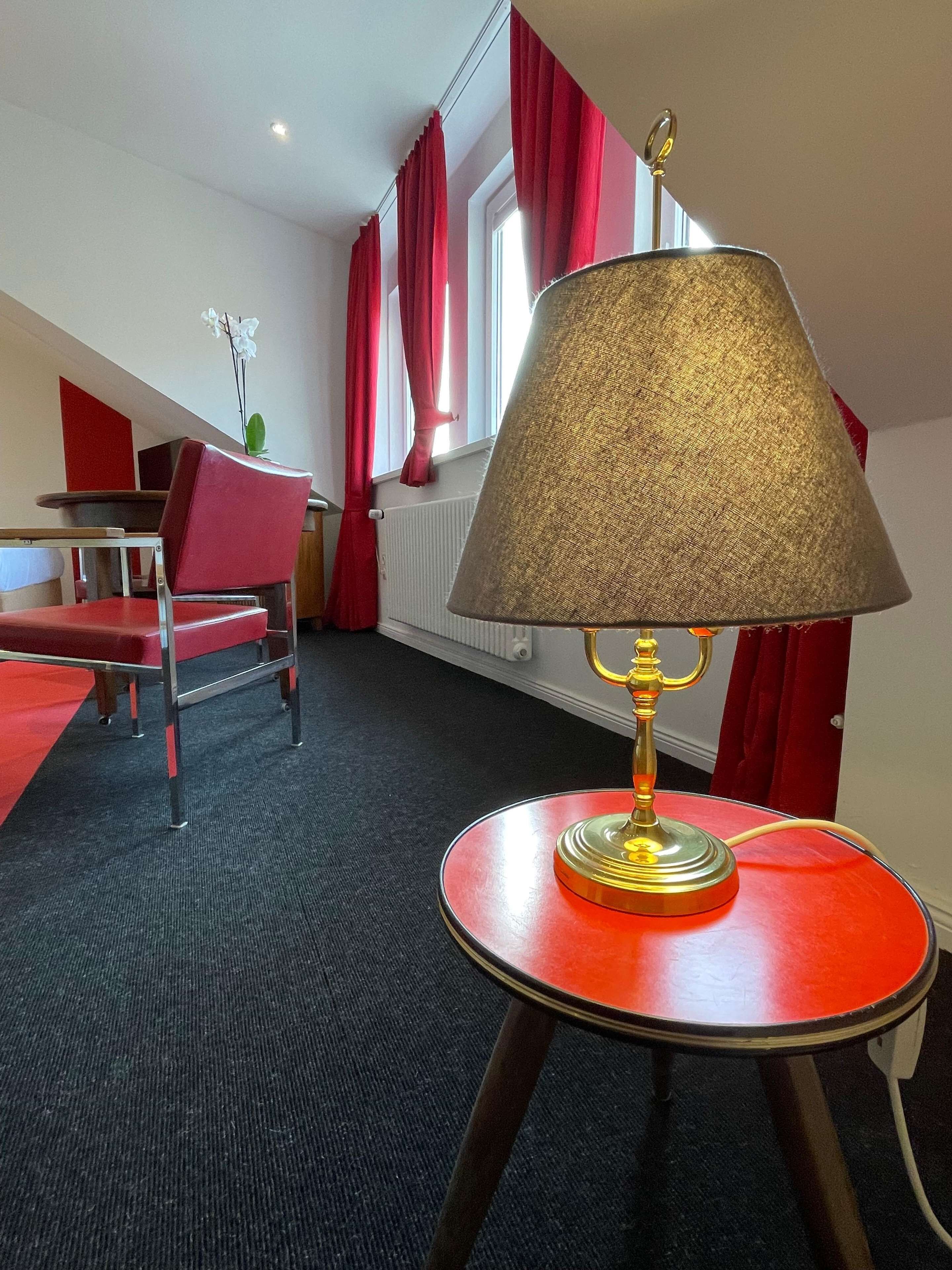 1 bedroom, hypo-allergenic bedding, individually decorated