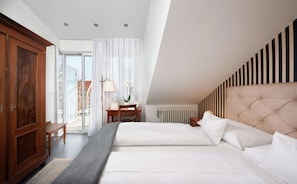 Hypo-allergenic bedding, individually decorated, individually furnished