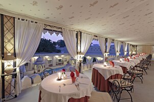 Se sirven desayunos, almuerzos y cenas; cocina regional