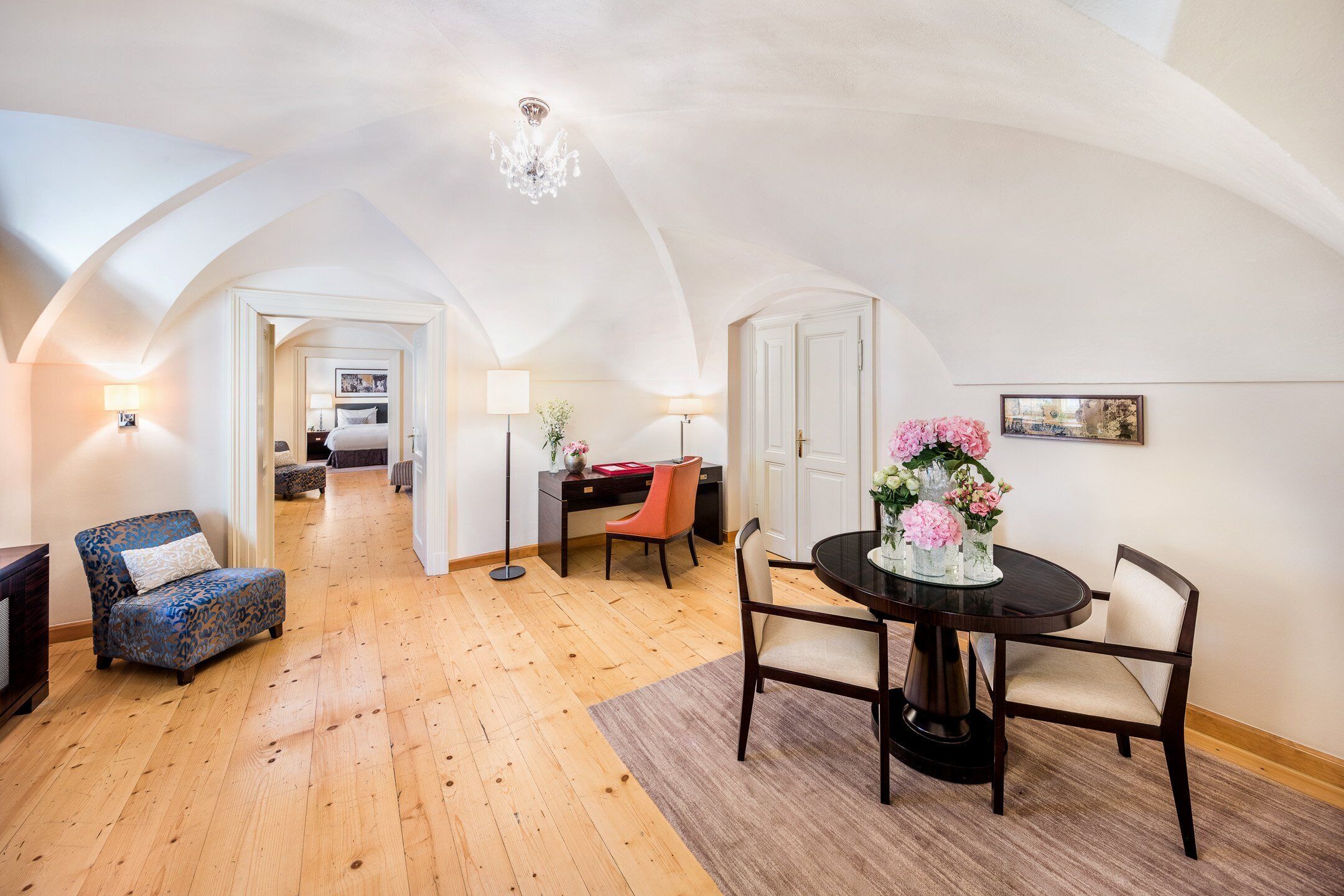 suite, 1 king bed (lazar) | premium bedding, minibar, in-room safe, desk