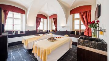 Couples treatment rooms, sauna, body treatments, hydrotherapy