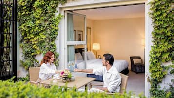 Rom – deluxe, 1 kingsize-seng, terrasse | Terrasse/patio