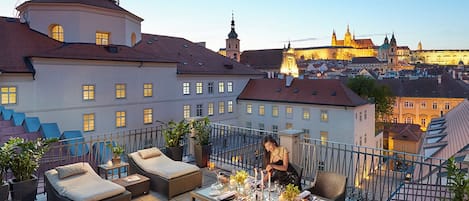 Presidential-suite - 1 kingsize-seng | Premium-sengetøj, minibar, pengeskab på værelset, skrivebord