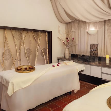 Couples treatment rooms, sauna, body treatments, hydrotherapy