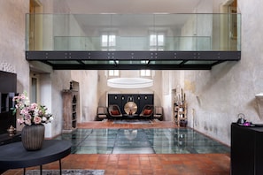 Couples treatment rooms, sauna, body treatments, hydrotherapy
