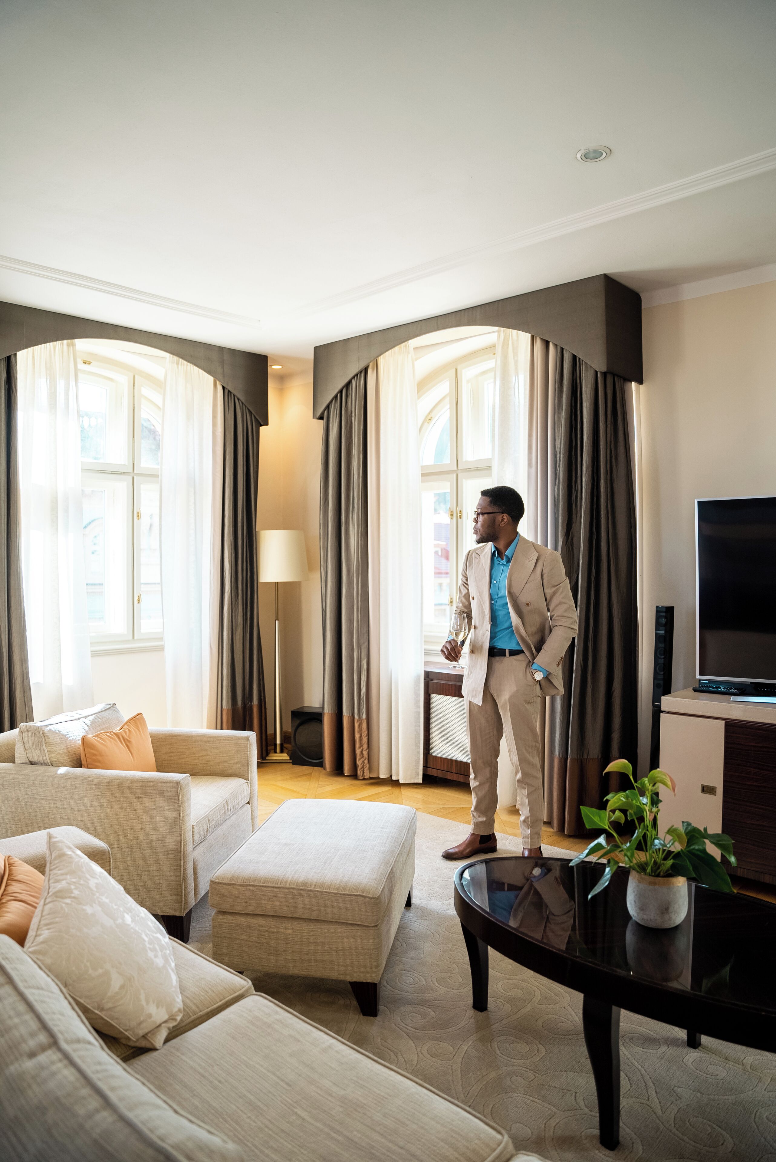 presidential suite, 1 king bed | premium bedding, minibar, in-room safe, desk